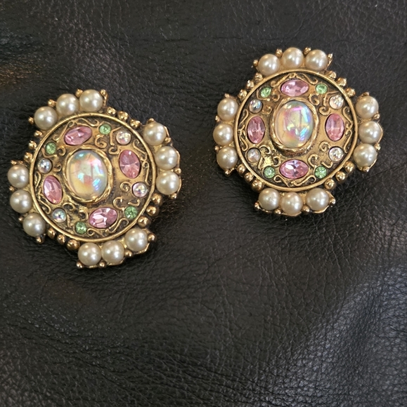 Macy's Jewelry - Macy's Elegant Gold and Pink Pearl Clip On Earrings